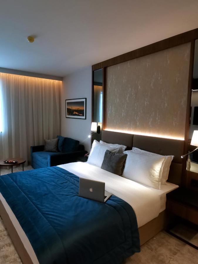 Superior King Room,996401959:JPEG